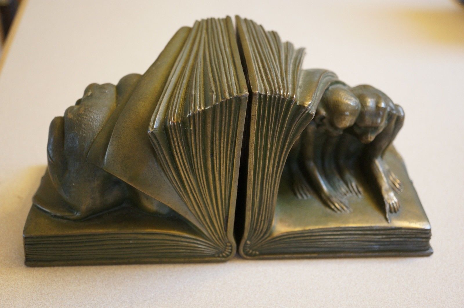 Serre-livres : 5 superbes modèles à découvrir !